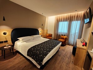 Superior-Doppel- oder -Zweibettzimmer