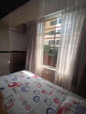 1 bedroom, Egyptian cotton sheets, premium bedding