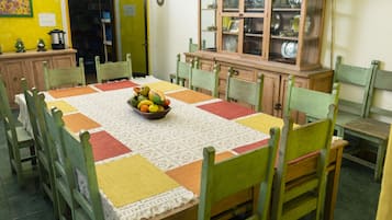 Tempat makan keluarga