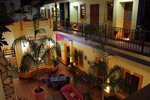 Terrace/patio - Casa VilaSanta - Hostel (Guadalajara)