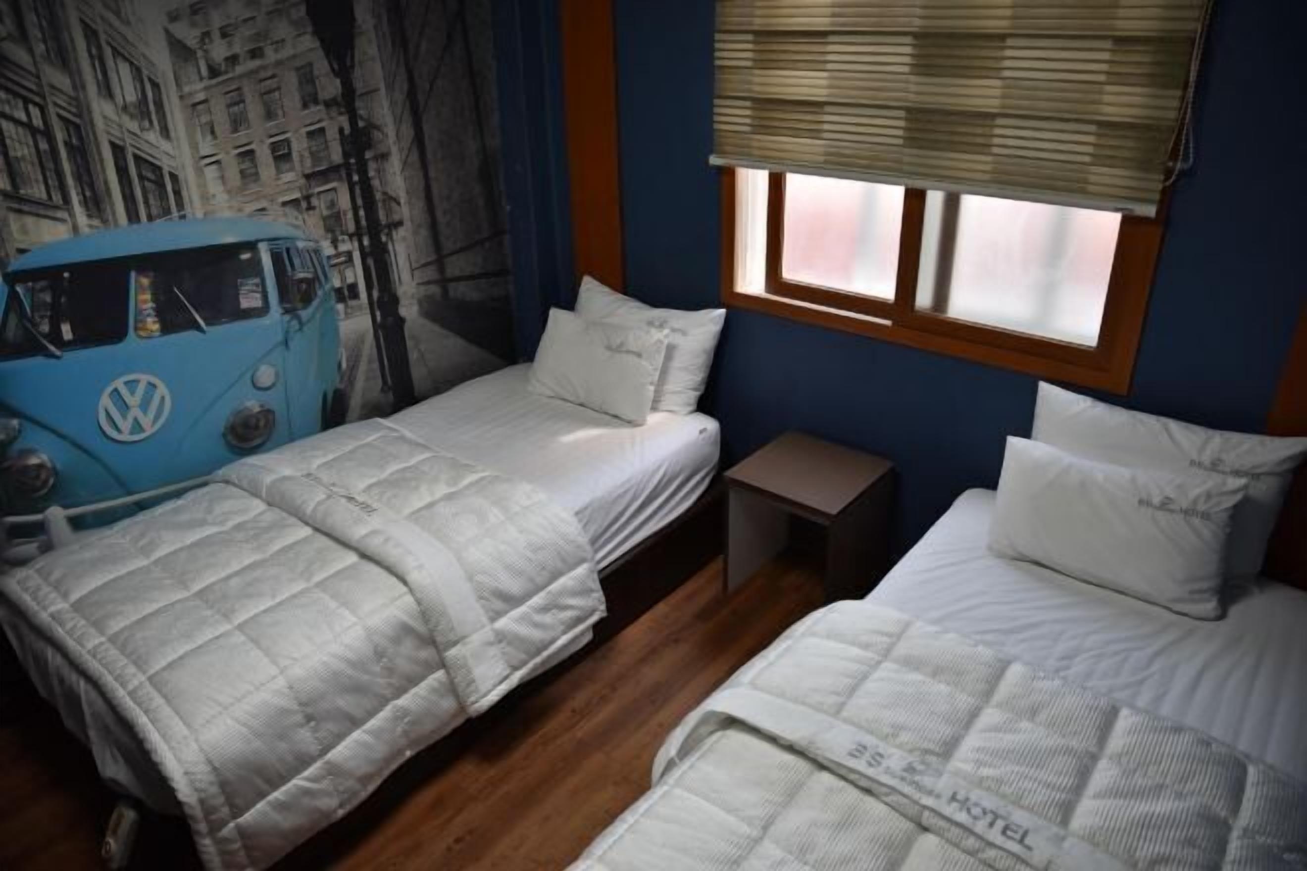 Escrivaninha, Wi-Fi de cortesia, roupa de cama