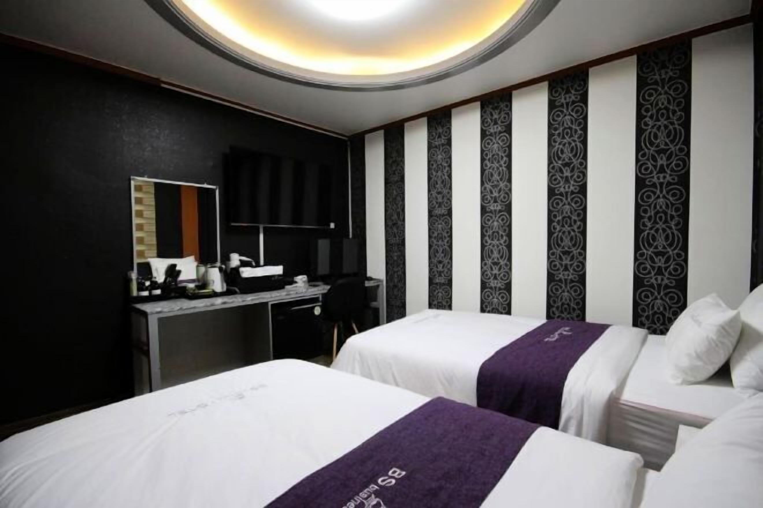 Desk, free WiFi, bed sheets