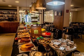 매일 뷔페 무료 아침 식사 포함