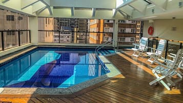 Indoor pool, pool loungers