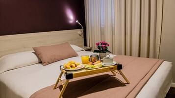 Apartemen Premium, 2 kamar tidur | Minibar, meja kerja, ruang kerja ramah laptop, dan Wi-Fi gratis