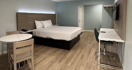 Travelodge by Wyndham Fairplex Pomona