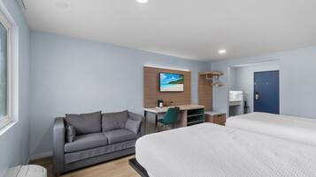 Habitación, 2 camas Queen size, para no fumadores | Área de sala de estar