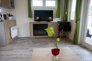 Family Mobile Home, Resort View | Free WiFi - Randboldal Camping (Randbol)