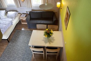 Classic Apartment | Living area - Randboldal Camping (Randbol)