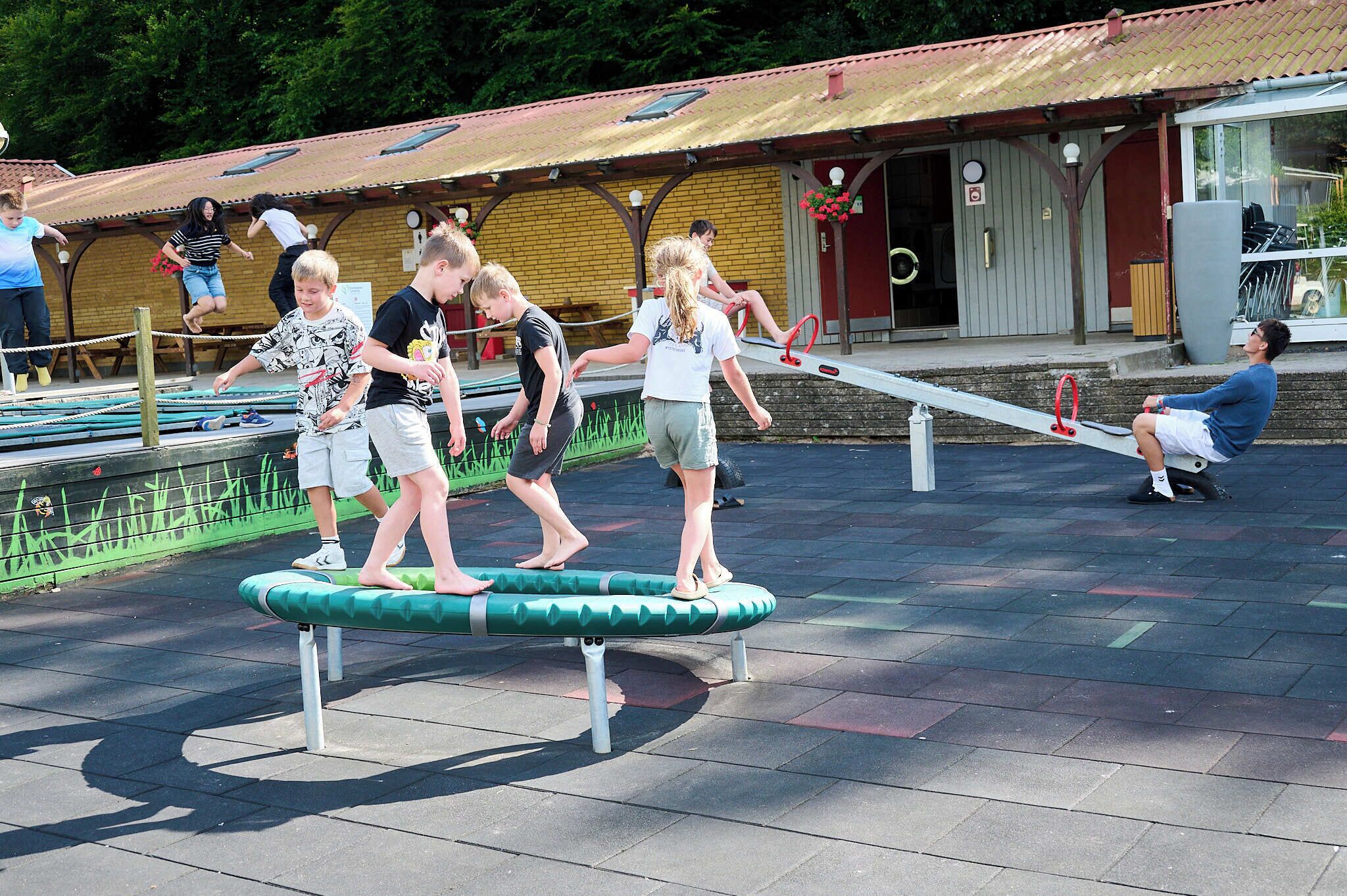 Área de juegos infantiles al aire libre