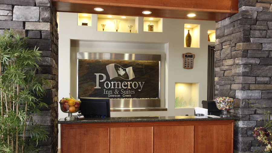 Pomeroy Inn & Suites Hotel Dawson Creek