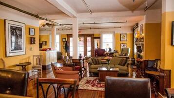 ๋ก๋น ์ข์ ๊ณต๊ฐ