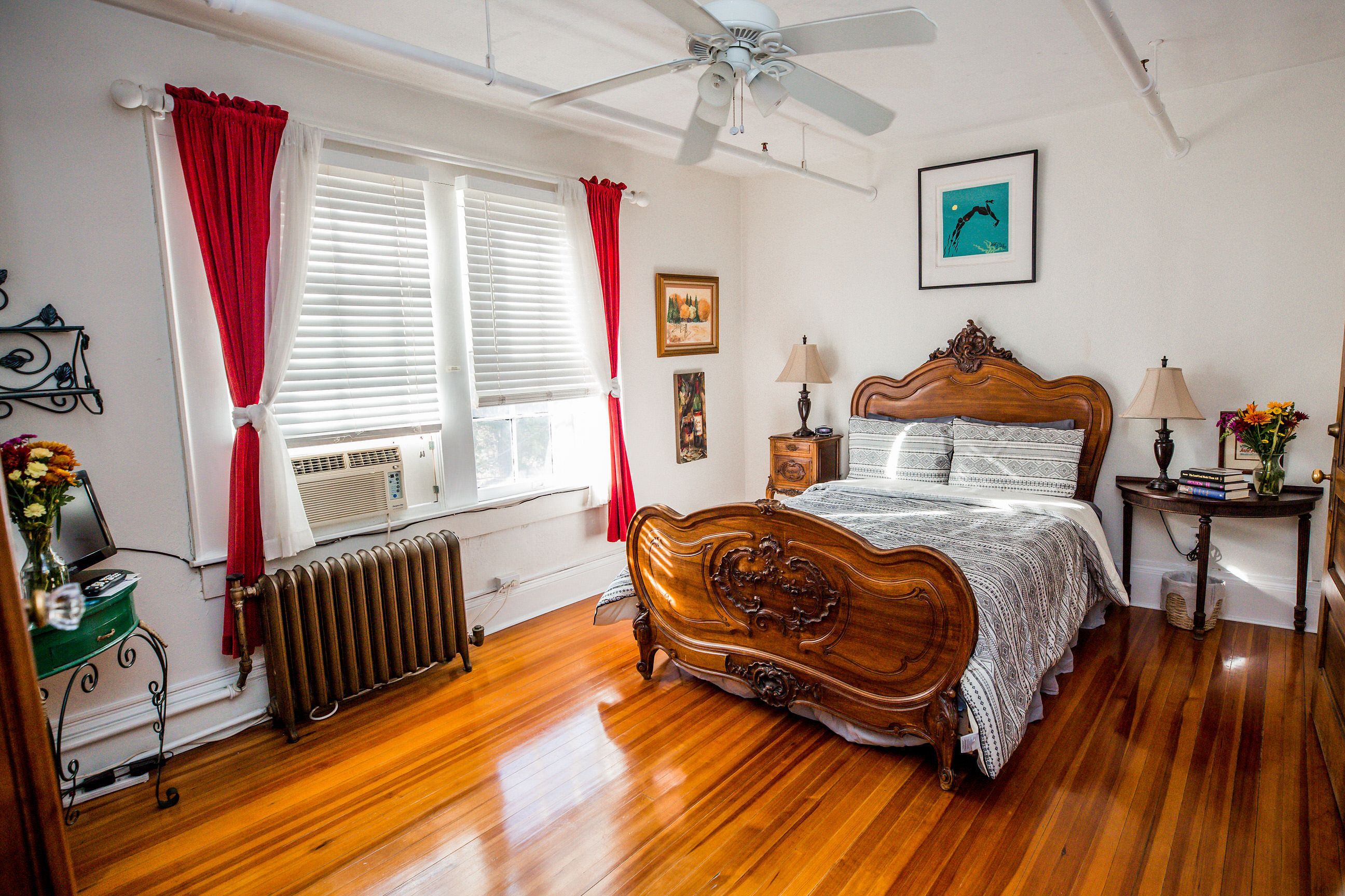 Individually decorated, iron/ironing board, free WiFi, bed sheets