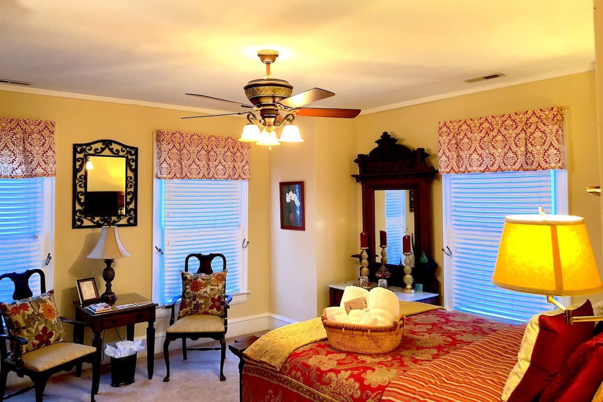 Premium Single Room, 1 Queen Bed, Ensuite, Garden View (James Wilson Room) | Pillowtop beds, individually decorated, iron/ironing board, free WiFi