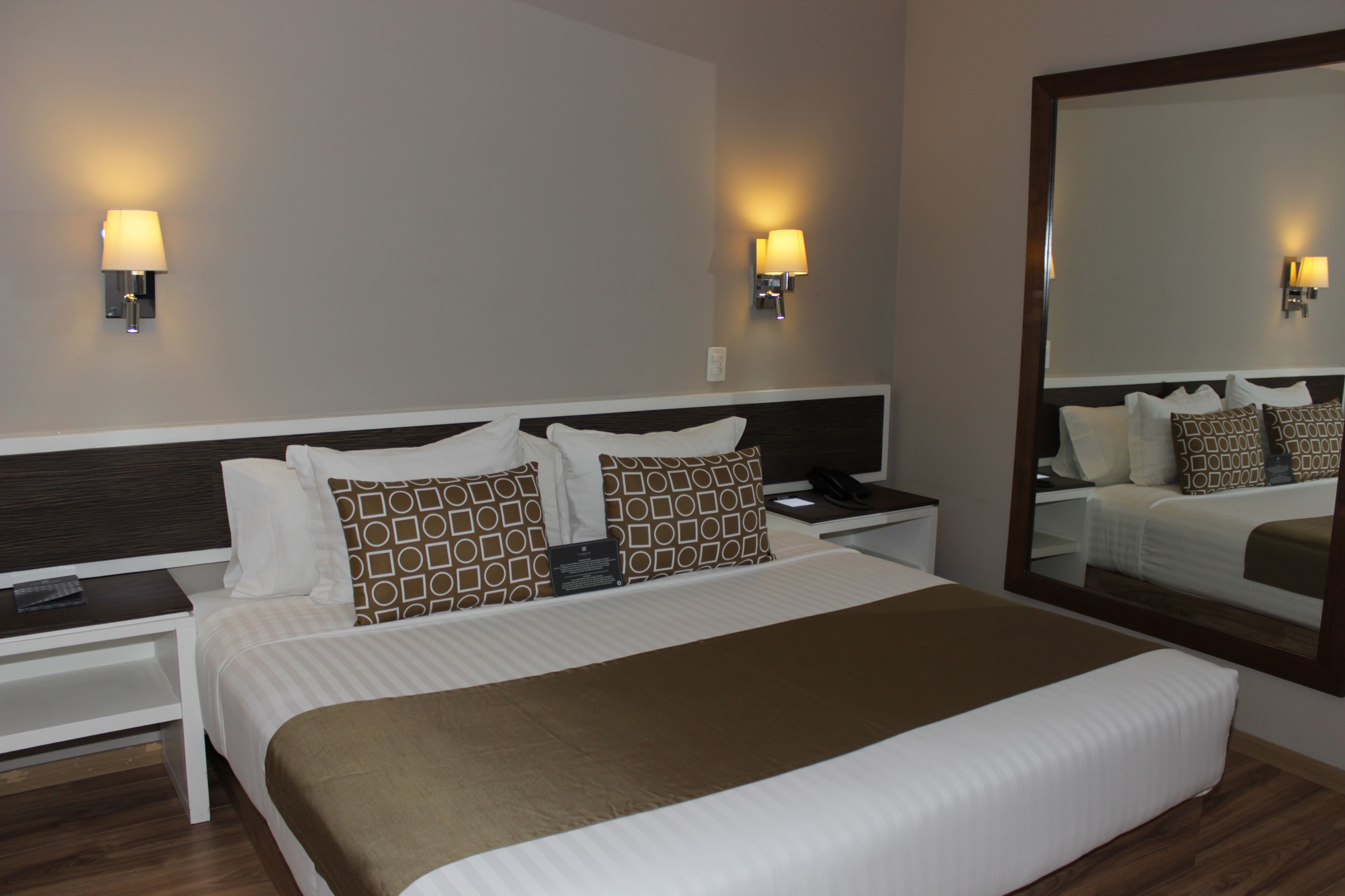 room, 1 king bed | in-room safe, laptop workspace, blackout curtains, soundproofing