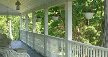 Locust Tree Bed and Breakfast LLC
