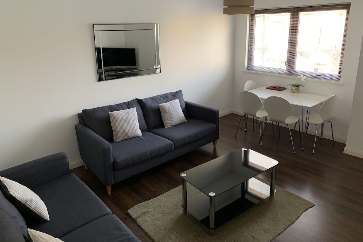 Appartement Exécutif, salle de bains attenante (2 Bedroom Apartment) | Bar lounge