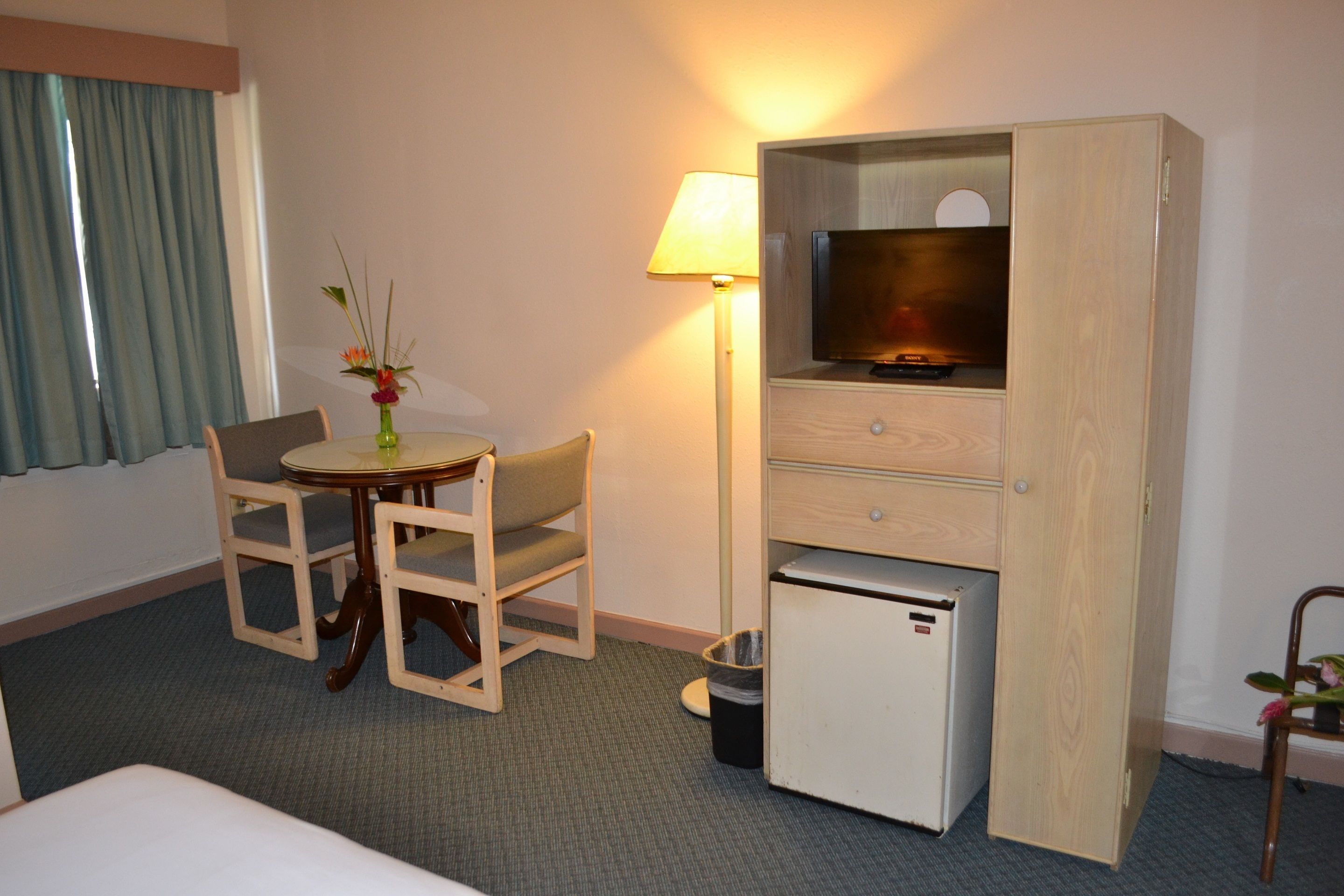 標準客房 | 房內夾萬、書桌、熨斗/熨衫板、摺床/加床 (收費)