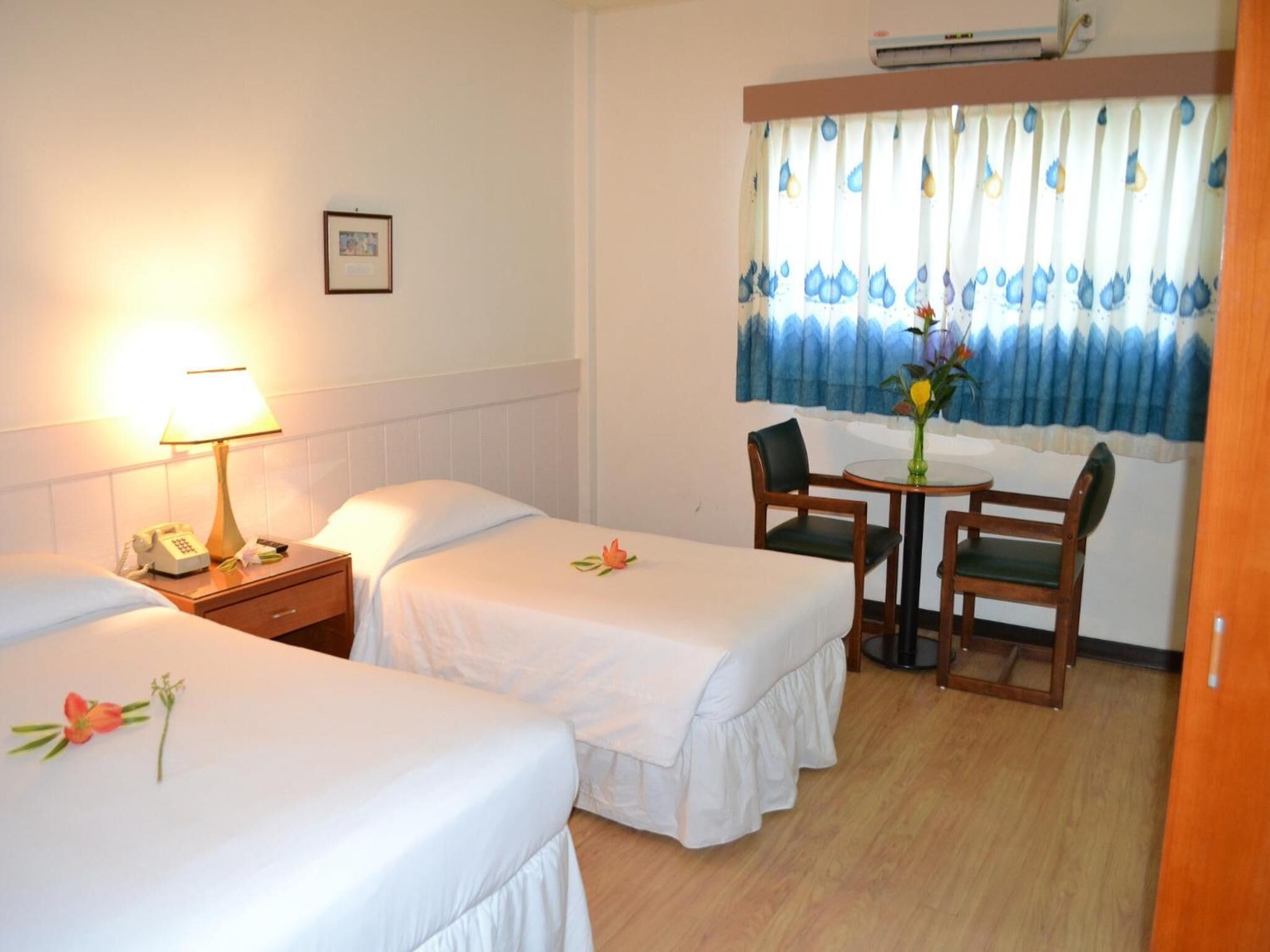 Down duvets, in-room safe, individually furnished, desk