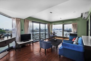 Suite – panorama, balkong, elveutsikt | Oppholdsområde