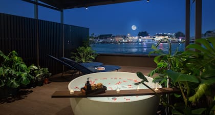 Baan Wanglang Riverside