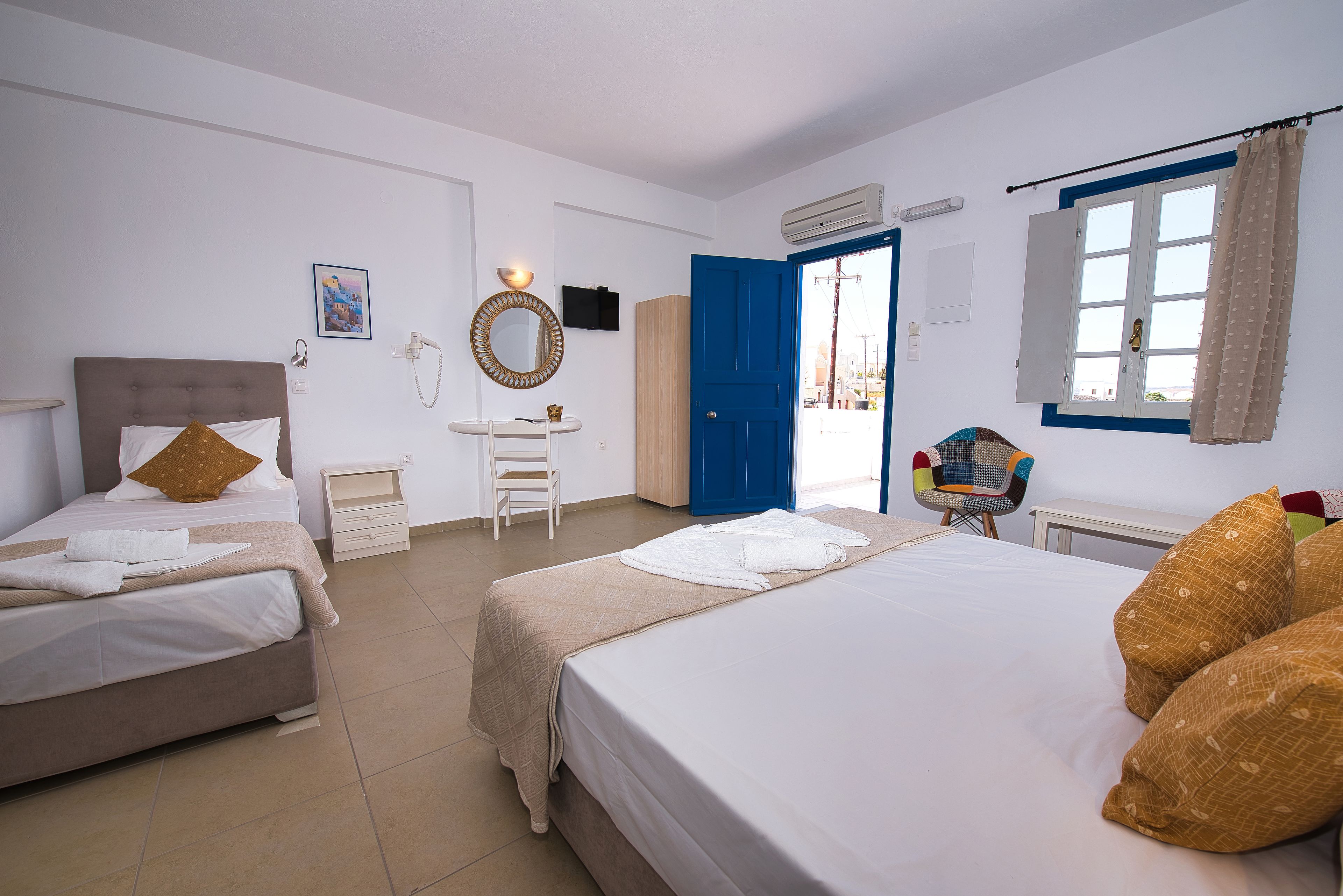 superior triple room | 1 bedroom, soundproofing, iron/ironing board, free cots/infant beds