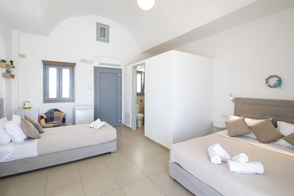 superior triple room | 1 bedroom, soundproofing, iron/ironing board, free cots/infant beds