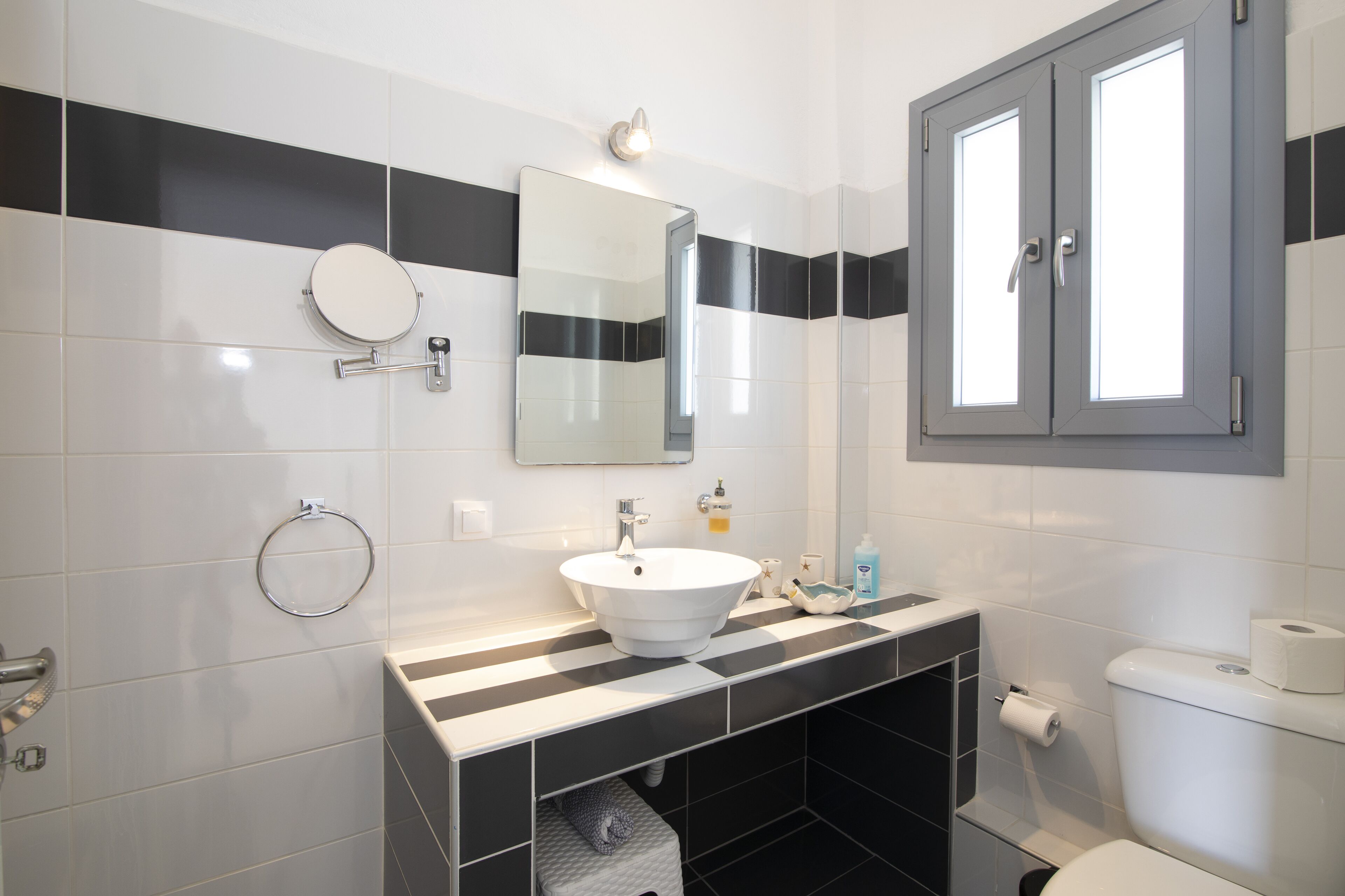 superior triple room | bathroom | shower, free toiletries, hair dryer, towels