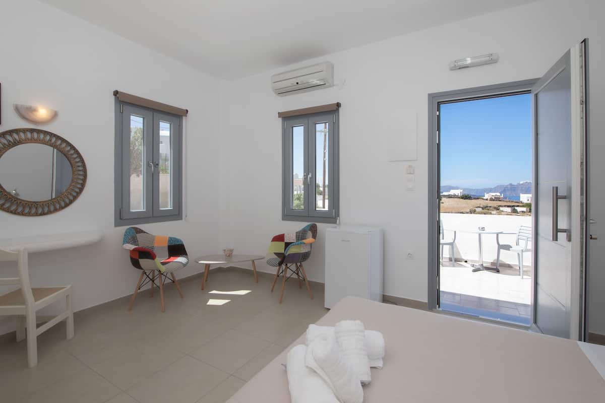 superior double room | 1 bedroom, soundproofing, iron/ironing board, free cots/infant beds