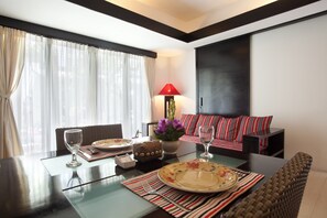 Apartment, 1 Bedroom | In-room dining - S'Cape (Denpasar)