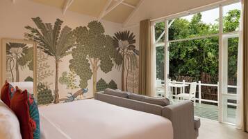 Egyptian cotton sheets, premium bedding, minibar, in-room safe