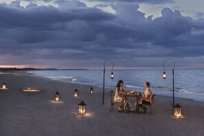 Breakfast, lunch and dinner served - Jungle Beach an Uga Experience - Trincomalee (Kuchchaveli)