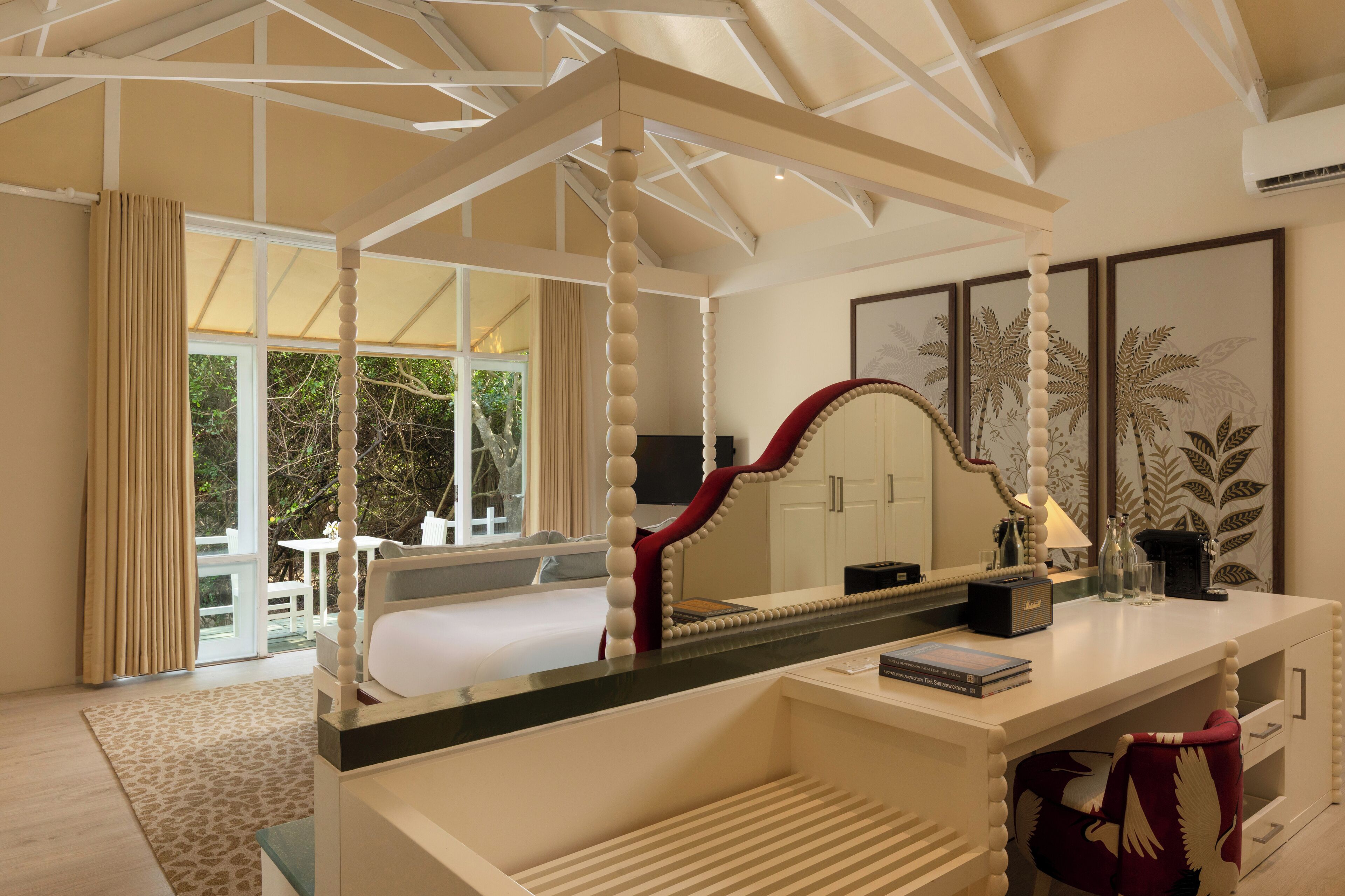 Beach Cabin | Egyptian cotton sheets, premium bedding, minibar, in-room safe