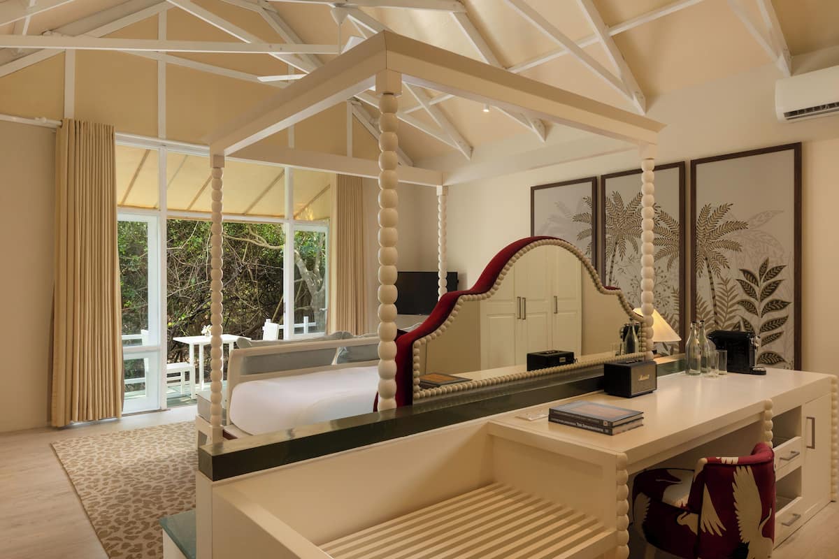 Beach Cabin | Egyptian cotton sheets, premium bedding, minibar, in-room safe