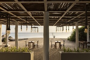 Beach bar - Uga Jungle Beach - Trincomalee (Kuchchaveli)
