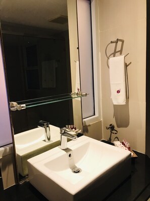 標準客房 | 浴室 | 免費盥洗用品、吹風機、毛巾