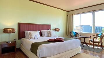 Junior dubbelrum | Minibar, skrivbord, mörkläggningsgardiner och gratis wi-fi