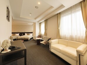 Desk, free WiFi - Atsugi Urban Hotel (Atsugi)