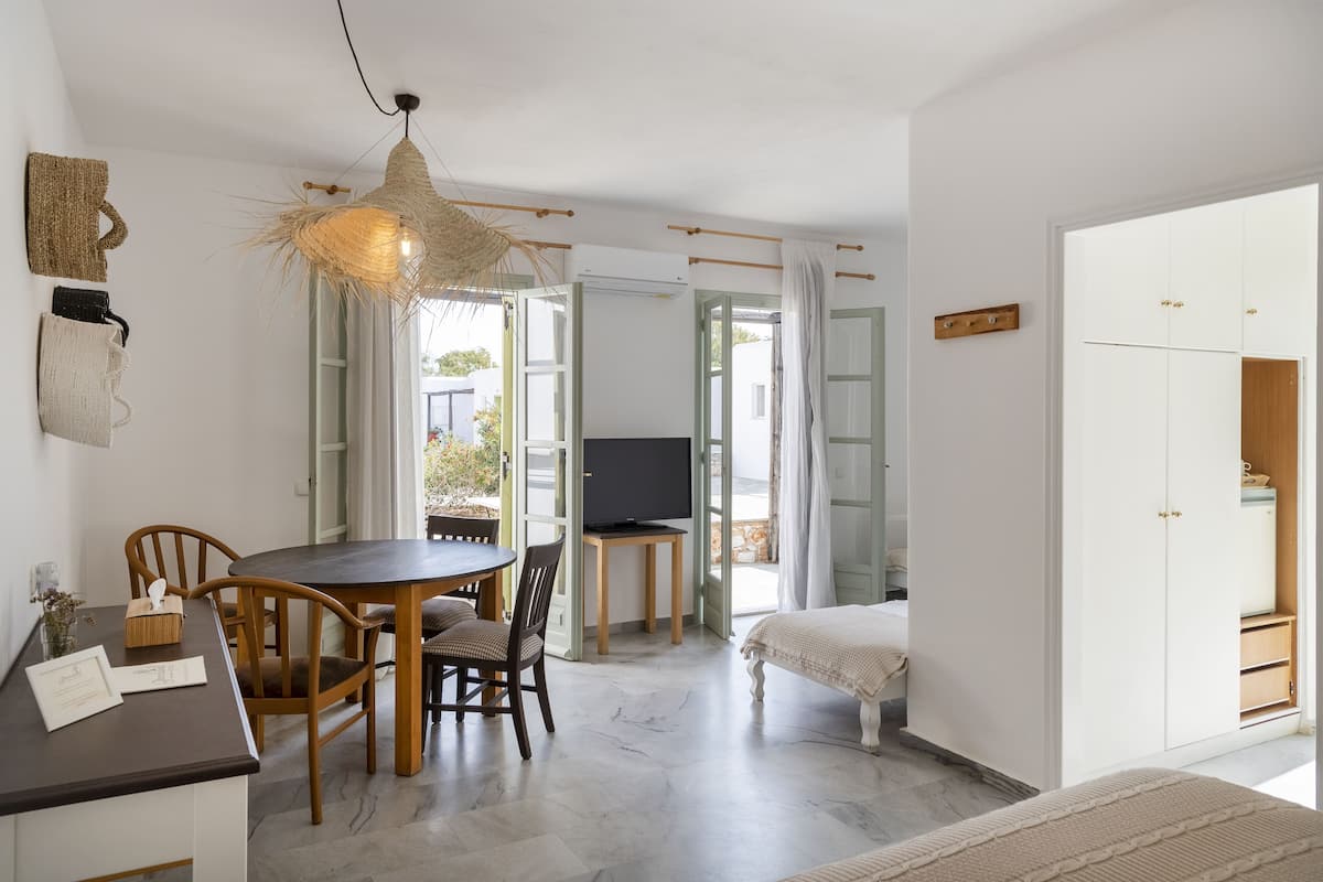 Family Room | 1 bilik tidur, peralatan tempat tidur premium, bar mini