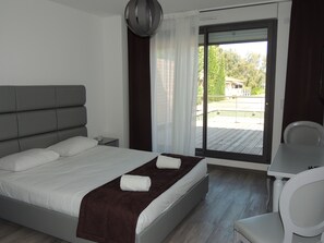 Studio, Connecting Rooms | Terrace/patio