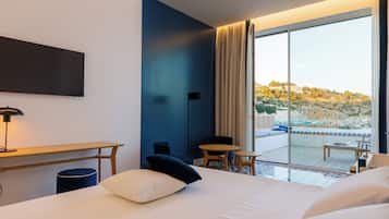 Premium bedding, minibar, in-room safe, soundproofing