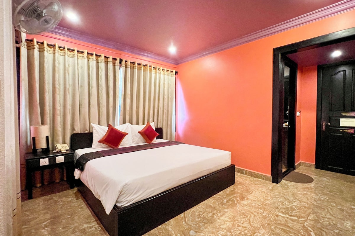 Superior Double Room | Minibar, in-room safe, desk, iron/ironing board (on request)