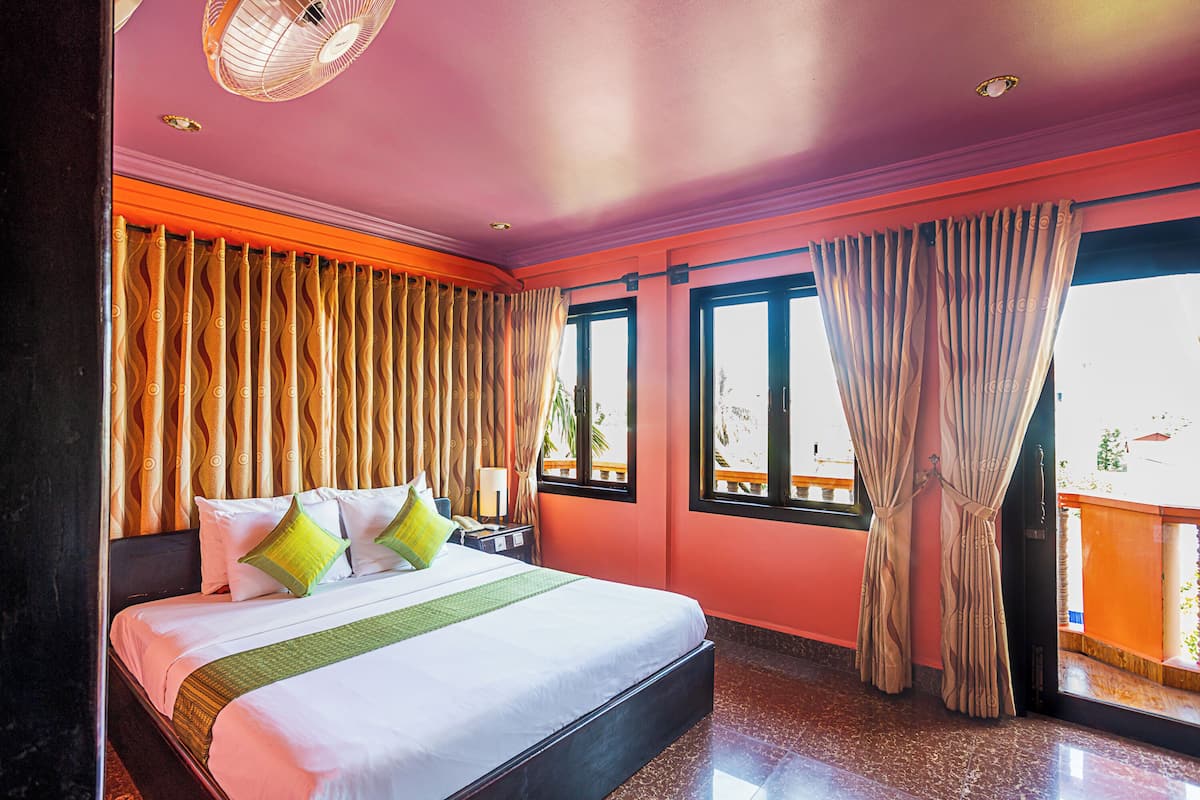 Superior Double with Balcony | Minibar, in-room safe, desk, iron/ironing board (on request)
