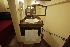 Triple Room | Premium bedding, down duvets, desk, free WiFi - Hotel Panda (Rome)