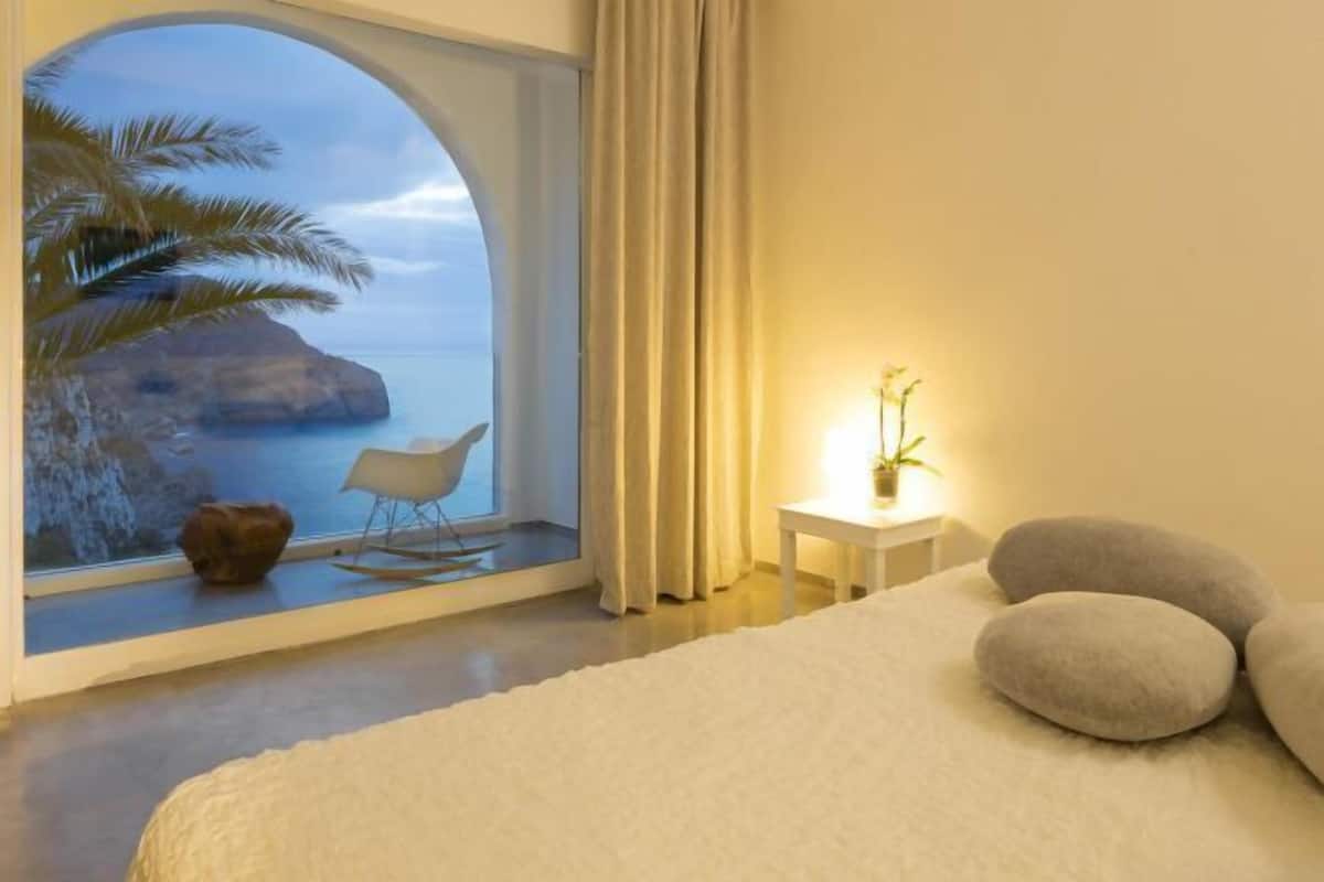 1 phòng ngủ, bộ trải giường bằng vải Frette của Ý