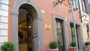 Front of property - Hotel Okapi (Rome)