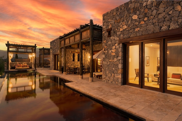 Villa (Jabal) | Premium bedding, minibar, in-room safe, individually decorated