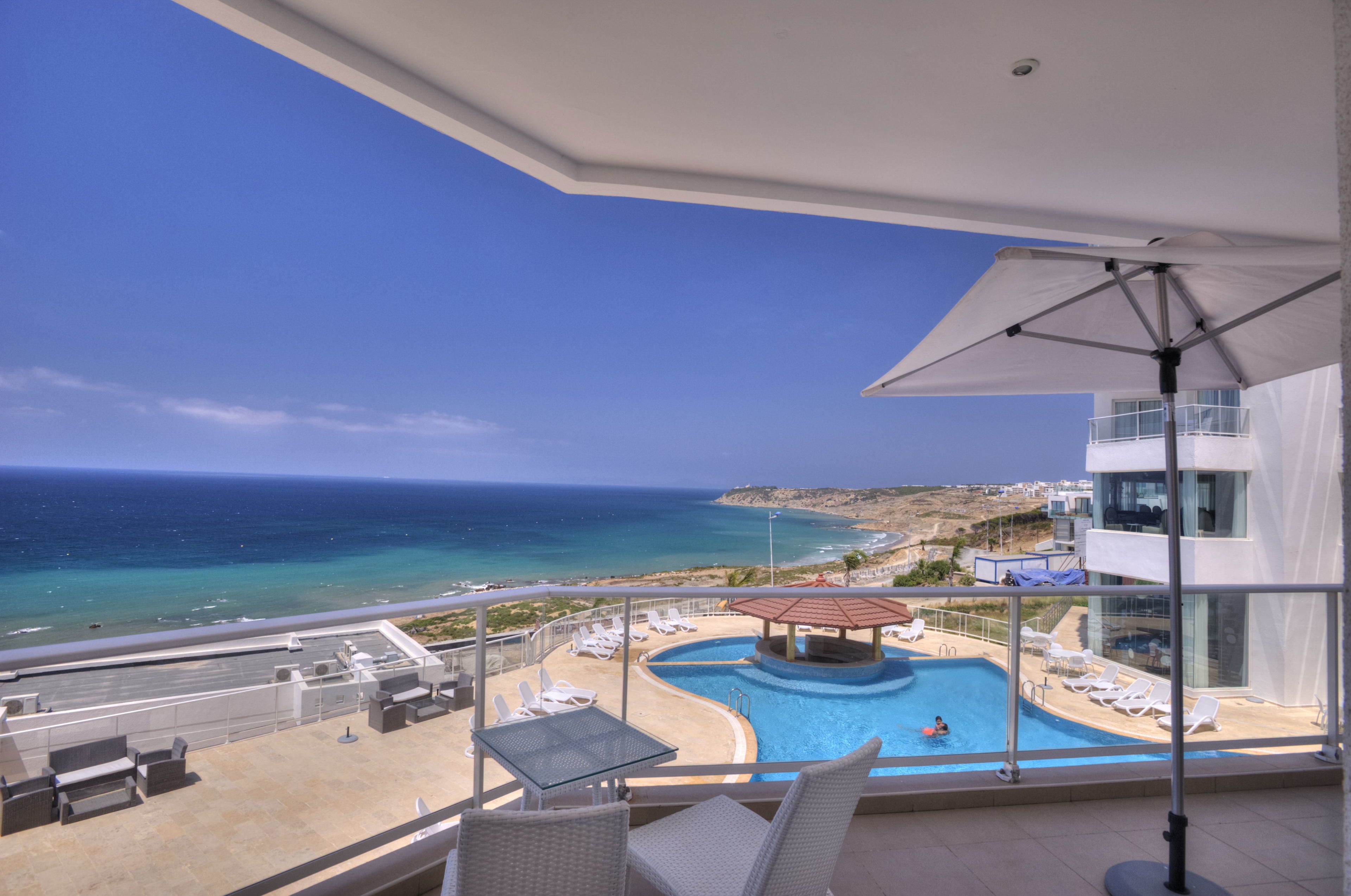 2 piscinas al aire libre, sillones reclinables de piscina