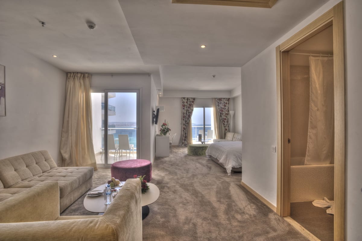 Premium bedding, minibar, in-room safe, desk