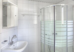 Ducha, secador de pelo, toallas
